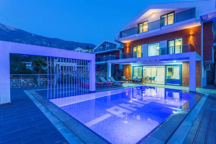 Image No.28-4 Bed Villa / Detached for sale