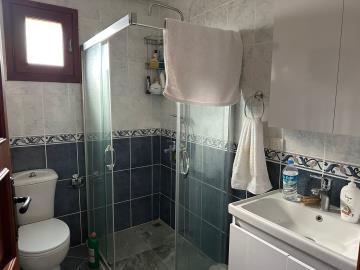 Olive-Grove-bathroom-2