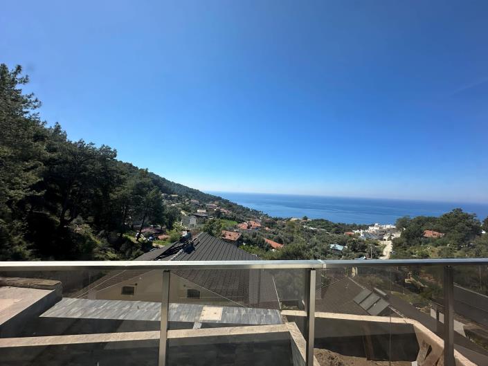 Image No.24-Villa / Détaché de 4 chambres à vendre à Faralya