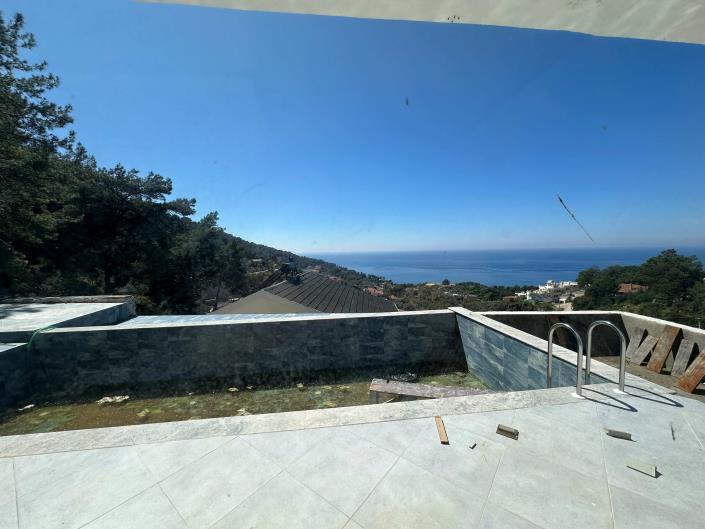 Image No.3-Villa / Détaché de 4 chambres à vendre à Faralya