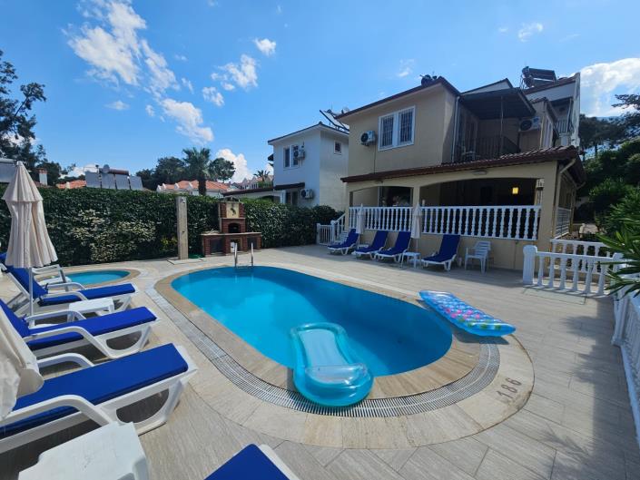 Image No.37-4 Bed Villa / Detached for sale