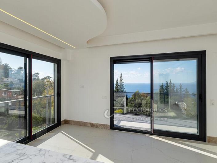 Image No.20-Villa / Détaché de 6 chambres à vendre à Faralya