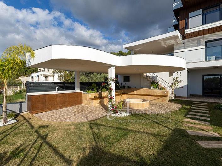 Image No.7-Villa / Détaché de 6 chambres à vendre à Faralya