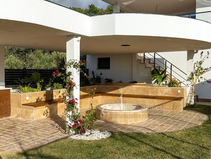 Image No.9-Villa / Détaché de 6 chambres à vendre à Faralya