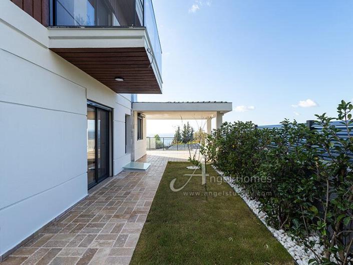 Image No.26-Villa / Détaché de 6 chambres à vendre à Faralya