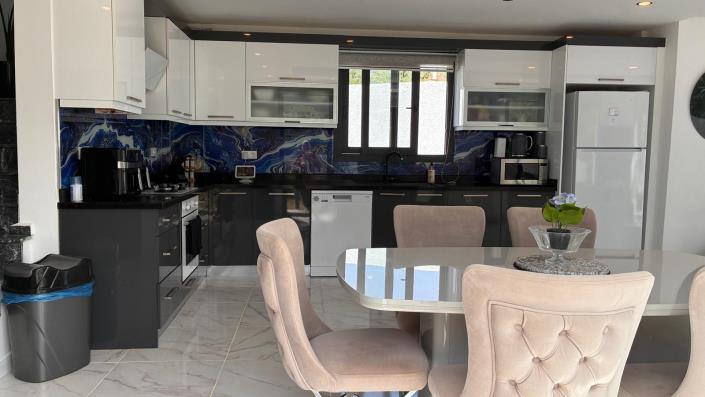 Image No.17-4 Bed Villa / Detached for sale