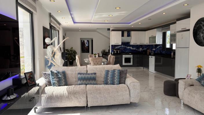 Image No.13-4 Bed Villa / Detached for sale