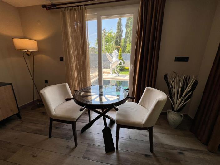Image No.18-4 Bed Villa / Detached for sale