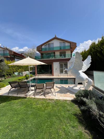 Image No.2-4 Bed Villa / Detached for sale