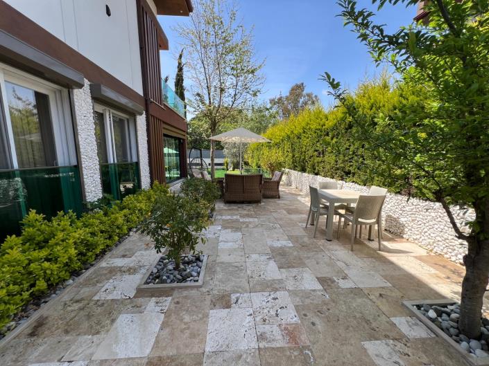 Image No.38-4 Bed Villa / Detached for sale