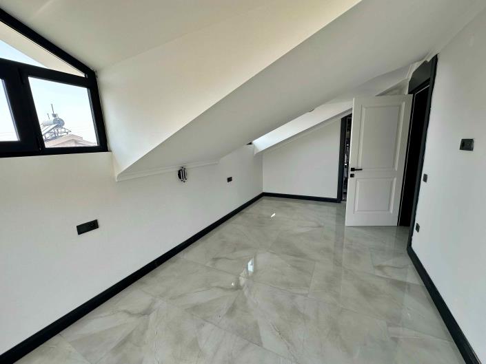 Image No.12-5 Bed Villa / Detached for sale