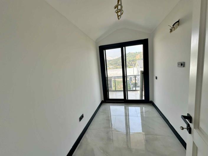 Image No.18-5 Bed Villa / Detached for sale