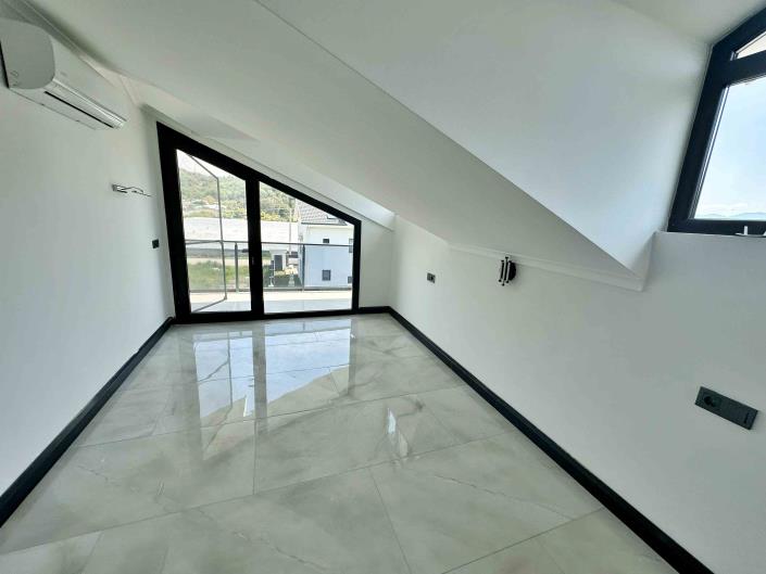 Image No.17-5 Bed Villa / Detached for sale