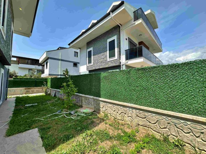 Image No.24-5 Bed Villa / Detached for sale