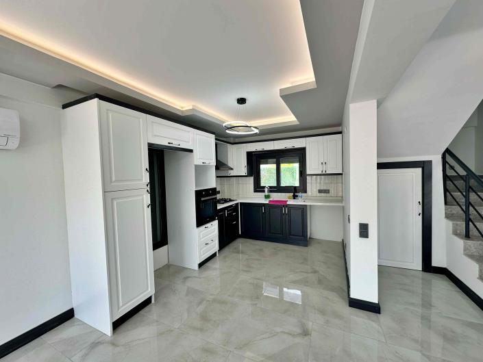 Image No.5-5 Bed Villa / Detached for sale