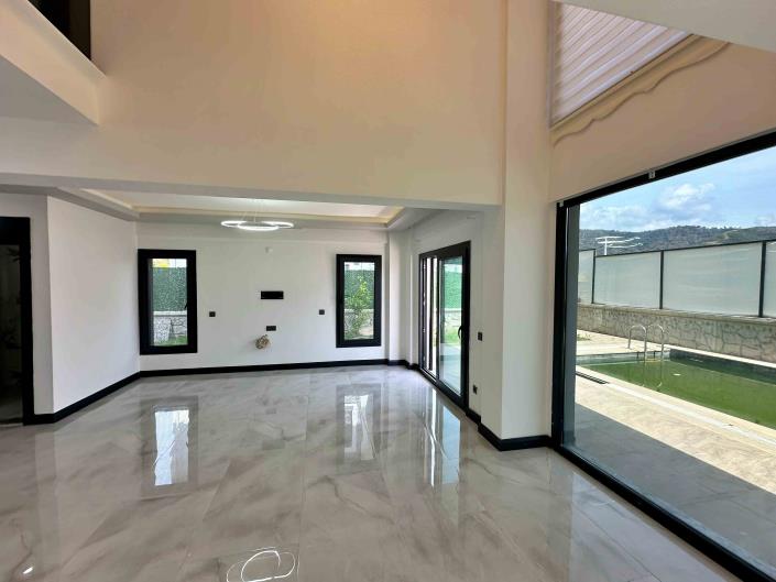 Image No.4-5 Bed Villa / Detached for sale