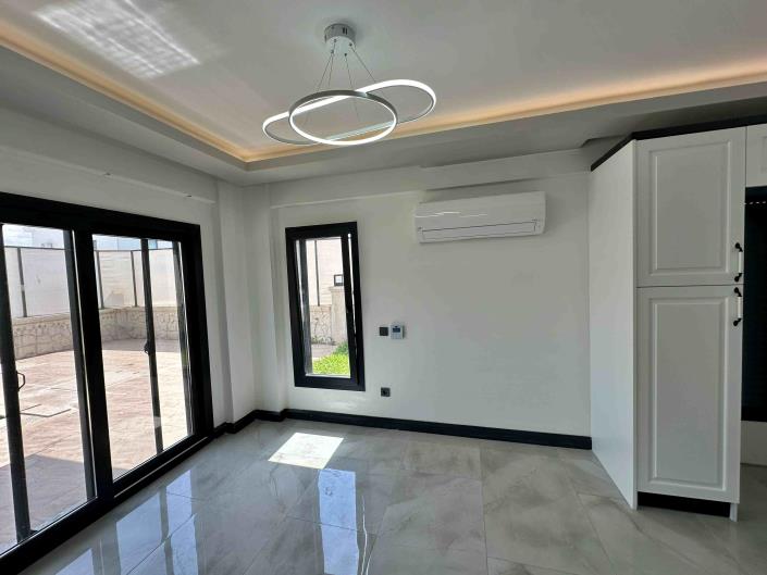 Image No.6-5 Bed Villa / Detached for sale
