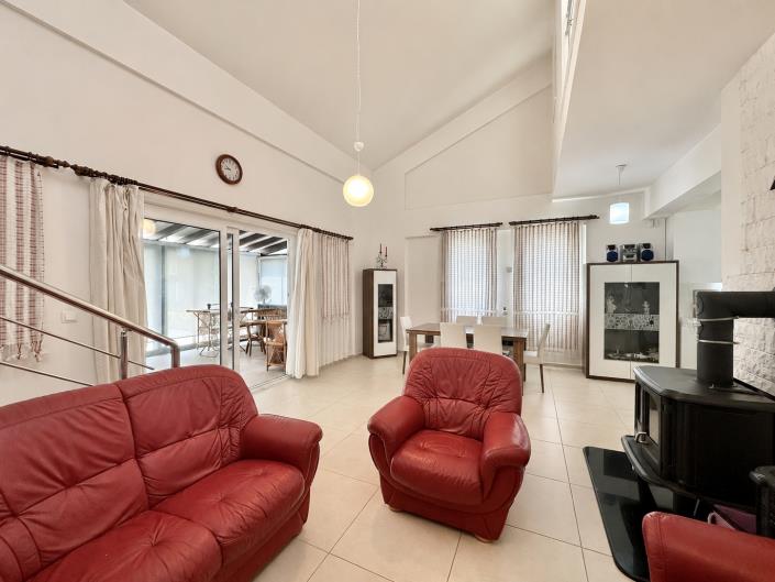 Image No.19-3 Bed Villa / Detached for sale