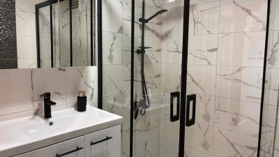 family-bathroom-2-3-bed-apartment-hisaronu