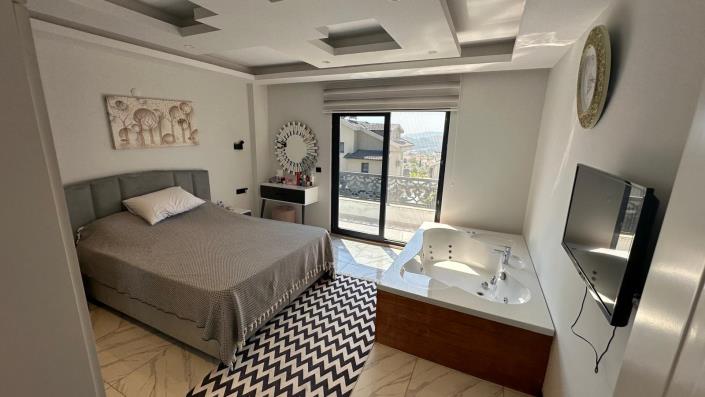 Image No.13-4 Bed Villa / Detached for sale