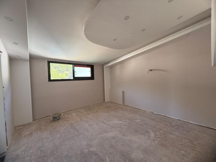 Image No.20-8 Bed Villa / Detached for sale