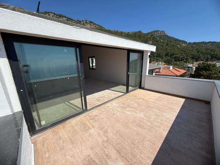 Image No.25-8 Bed Villa / Detached for sale