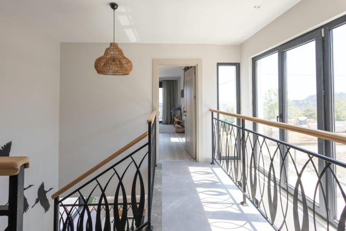 Image No.20-4 Bed Apartment for sale