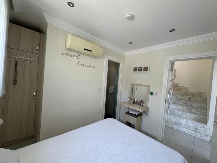 Image No.21-3 Bed Apartment for sale
