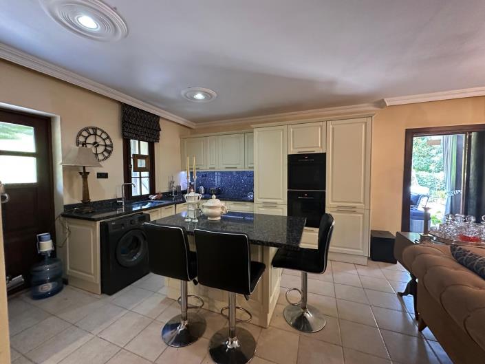 Image No.13-3 Bed Villa / Detached for sale