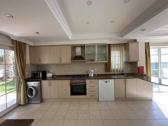 Image No.9-3 Bed Villa / Detached for sale