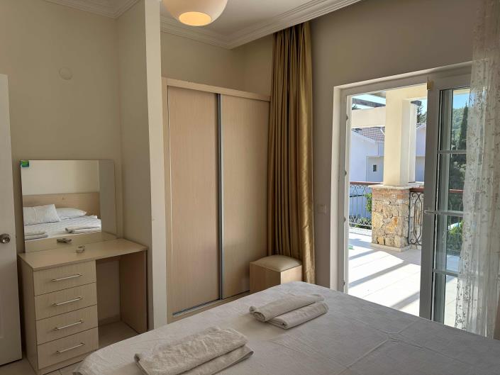 Image No.21-3 Bed Villa / Detached for sale