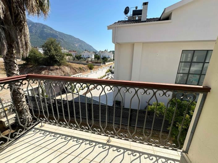 Image No.39-3 Bed Villa / Detached for sale