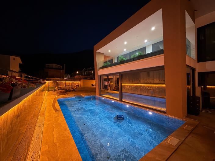 Image No.2-5 Bed Villa / Detached for sale