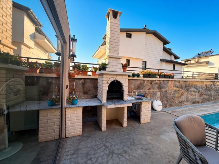 Image No.39-5 Bed Villa / Detached for sale