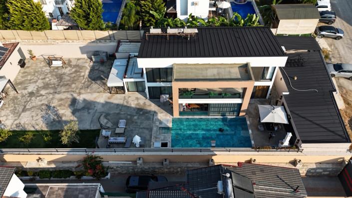 Image No.35-5 Bed Villa / Detached for sale
