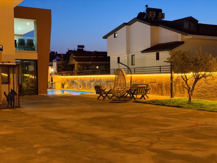 Image No.37-5 Bed Villa / Detached for sale