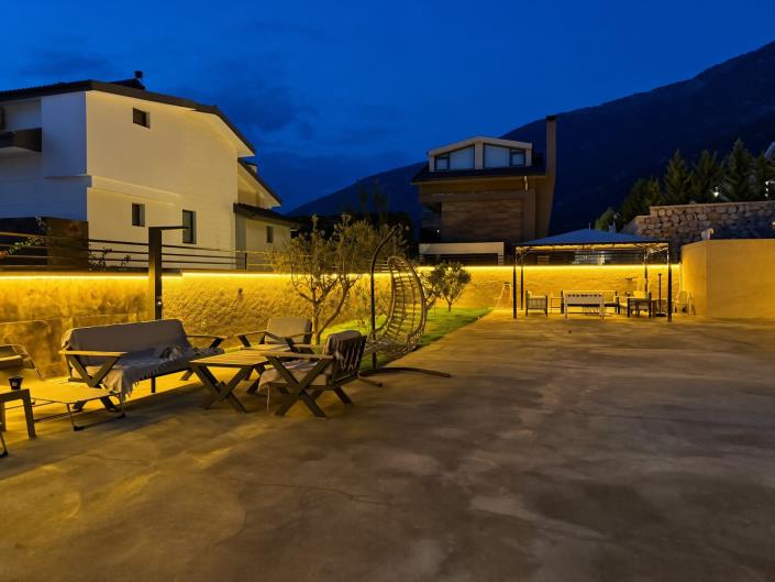 Image No.38-5 Bed Villa / Detached for sale