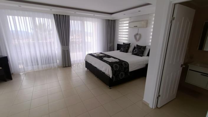 Image No.24-3 Bed Villa / Detached for sale
