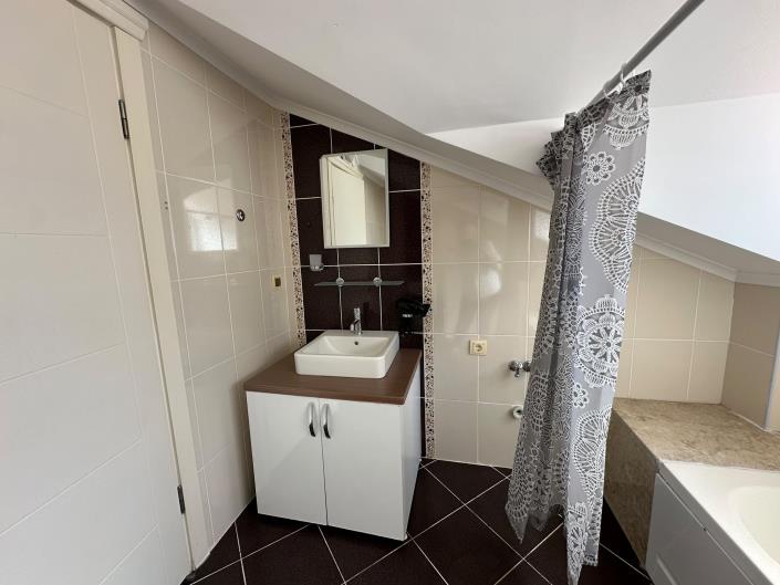 Image No.17-2 Bed Apartment for sale