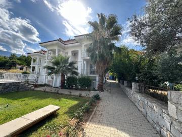 2-bed-apartment-Hisaronu-outside-3
