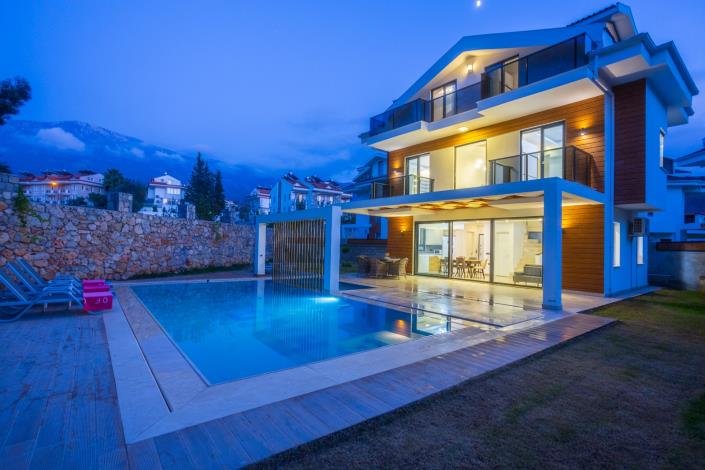 Image No.9-4 Bed Villa / Detached for sale