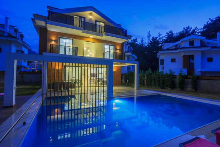 Image No.10-4 Bed Villa / Detached for sale