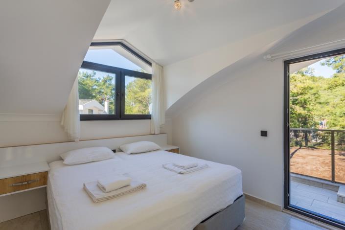 Image No.33-4 Bed Villa / Detached for sale