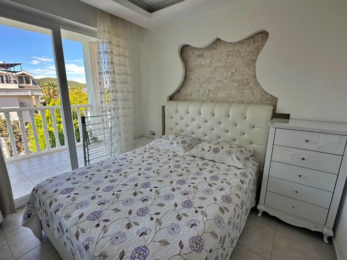 Image No.19-4 Bed Villa / Detached for sale