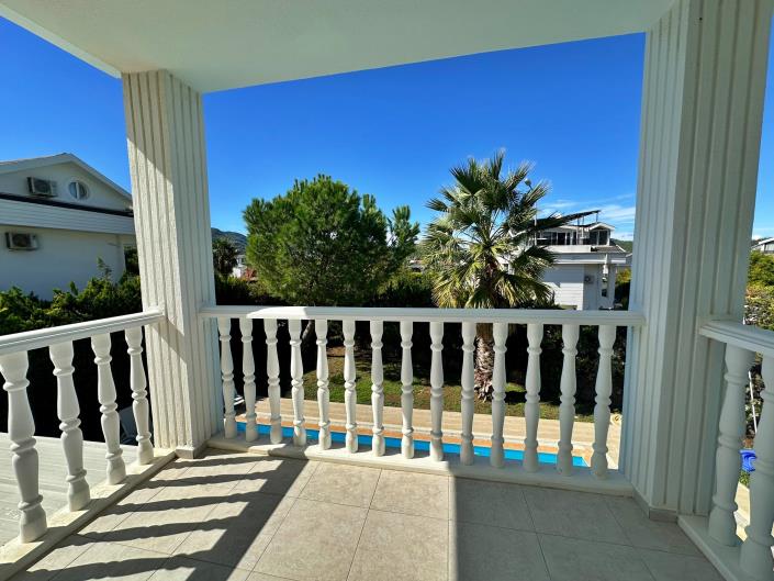 Image No.22-4 Bed Villa / Detached for sale