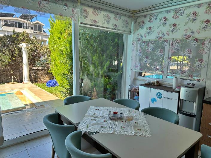 Image No.15-4 Bed Villa / Detached for sale