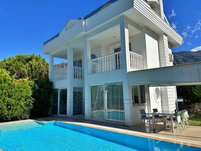 Image No.3-4 Bed Villa / Detached for sale