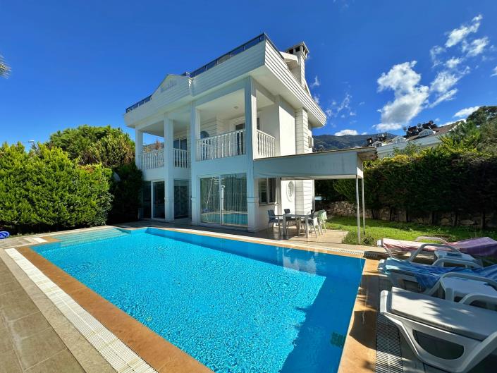 Image No.4-4 Bed Villa / Detached for sale