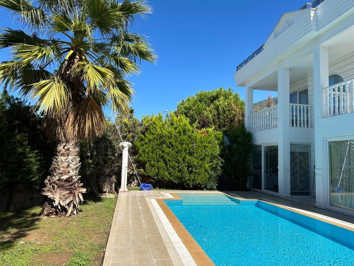 Image No.5-4 Bed Villa / Detached for sale