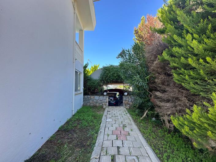 Image No.39-4 Bed Villa / Detached for sale